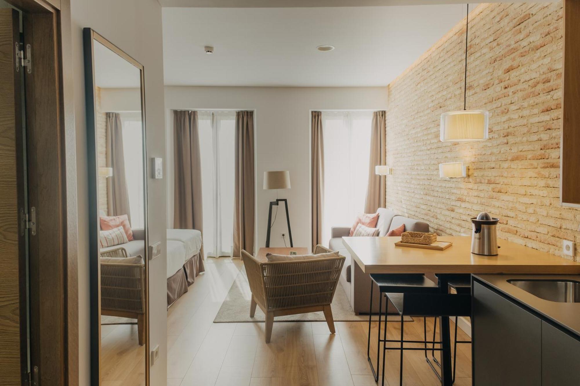 Aquitania Aparthotel Sevilla